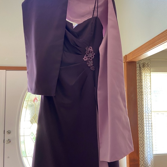 SIZE 8 NIKI LIVAS FORMAL DRESS with REVERSIBLE SHAWL - Picture 10 of 13